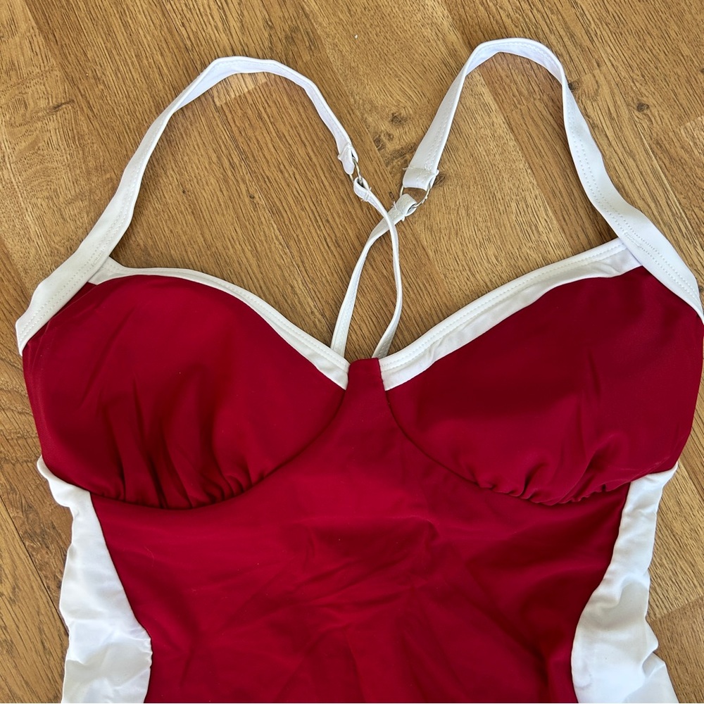 Amazon Women's Red and White Colorblock Criss Cross One-Piece Swimsuit Large - Picture 4 of 9